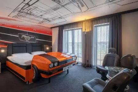 V8 Köln at Motorworld - 13