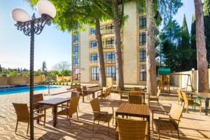 Zolotoy Yakor Hotel, Gudauta
