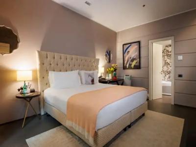 Singer Palace Roma - 109