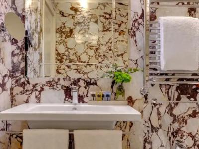 Singer Palace Roma - 104