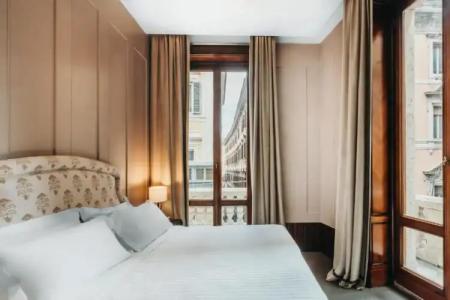 Singer Palace Roma - 70