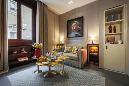 Singer Palace Roma - 94