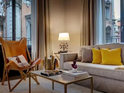 Singer Palace Roma - 105