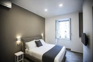 GB Central Station Napoli, Naples