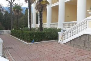 Zhemchuzhina Pansionat, Yalta