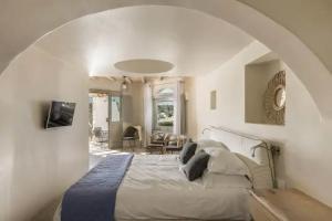 Legacy Suites, Mykonos City