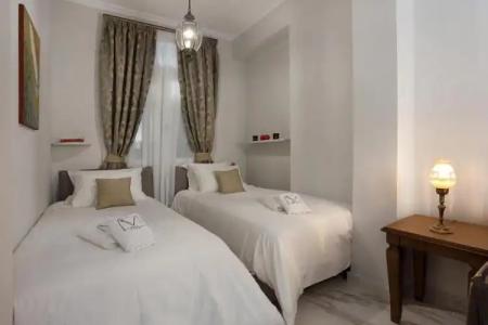 V1935 Luxurious Apartments - 79