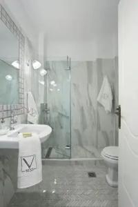 V1935 Luxurious Apartments - 43