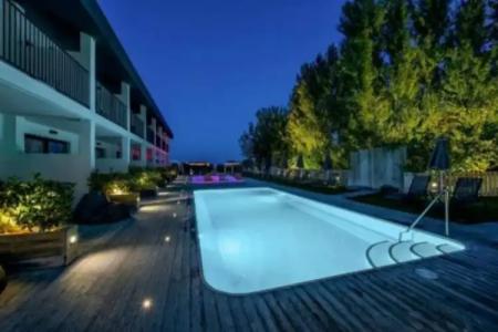 Aqua Bay Suites - 13