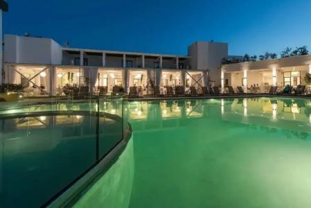 Aqua Bay Suites - 11