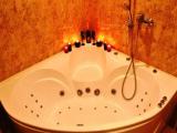 Deluxe Apartment with Hot Tub