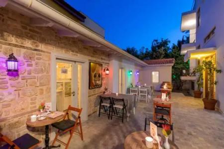 Delight Deluxe & Spa - 109