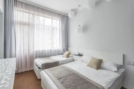 Delight Deluxe & Spa - 50