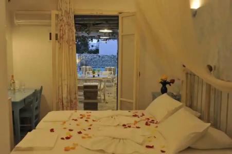 Aphrodite Boutique - 34