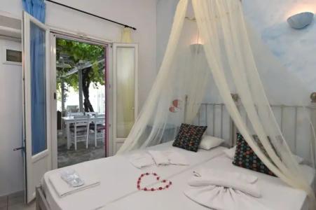 Aphrodite Boutique - 39