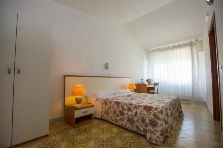 Vesuvian Inn - 4