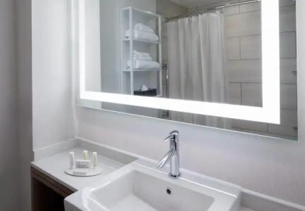 Courtyard New York World Trade Center Area - 10