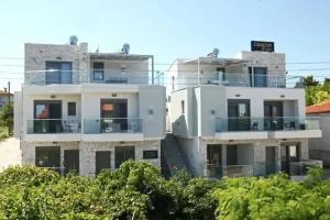 Imagine Studios, Paliouri