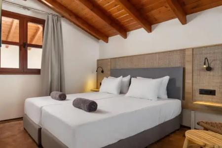 Costa Lindia Beach - 91