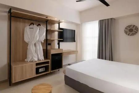 Costa Lindia Beach - 97