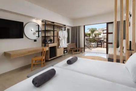 Costa Lindia Beach - 72