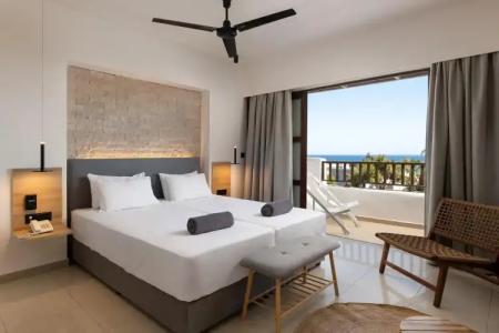 Costa Lindia Beach - 51