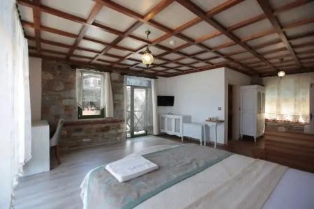 Celsus Boutique - 141