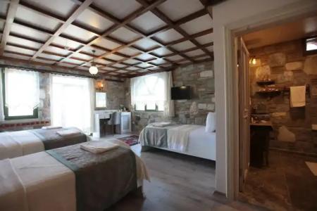 Celsus Boutique - 129