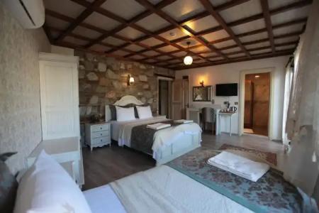 Celsus Boutique - 89