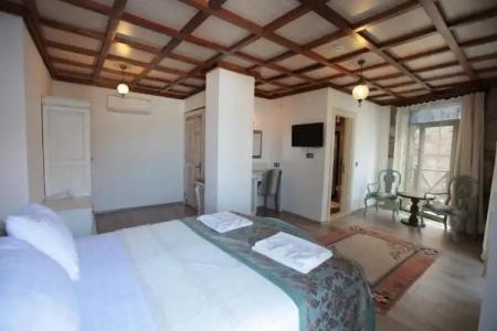 Celsus Boutique - 105