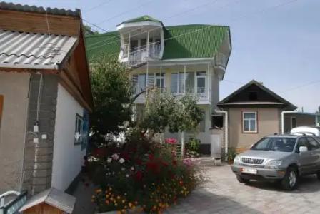 U Tatyany Guest house - 0
