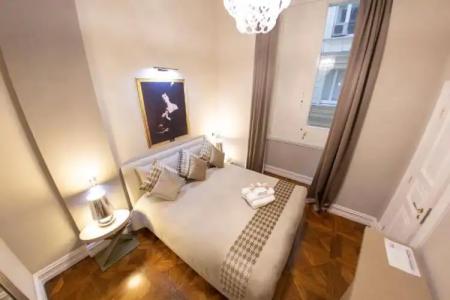 Leone Camere d'Autore -Chiaia - 37