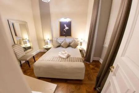 Leone Camere d'Autore -Chiaia - 34