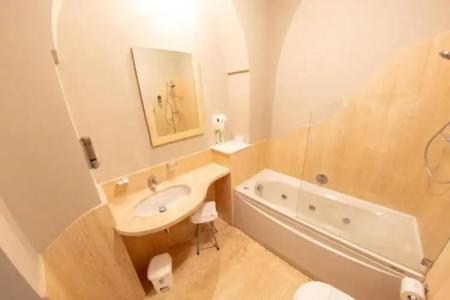 Leone Camere d'Autore -Chiaia - 35