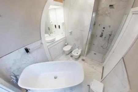 Leone Camere d'Autore -Chiaia - 57