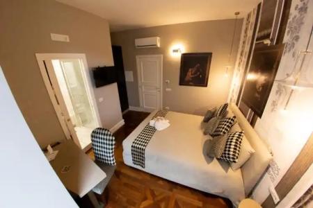 Leone Camere d'Autore -Chiaia - 54