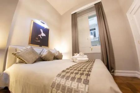 Leone Camere d'Autore -Chiaia - 1