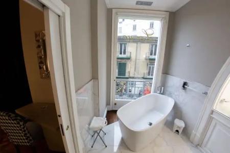 Leone Camere d'Autore -Chiaia - 31