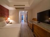 Family Quadruple Guestroom with balcony and Landscape View