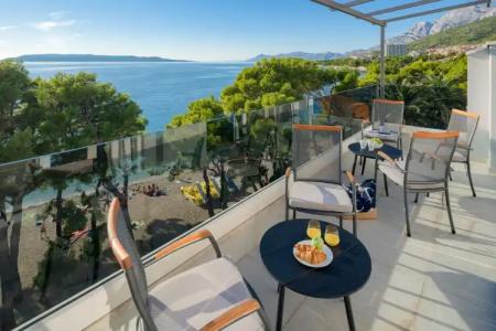 Central Beach 9 - 10