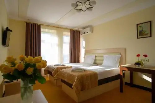 Aparton Klinichna st. (1st entrance) - 1