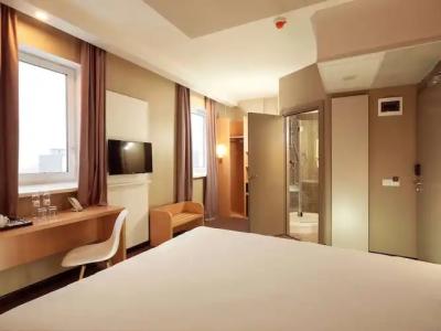 ibis Kyiv Railway Station - 40