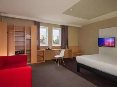 ibis Kyiv Railway Station - 5