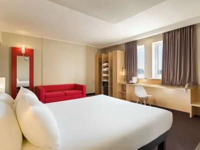 ibis Kyiv Railway Station - 28