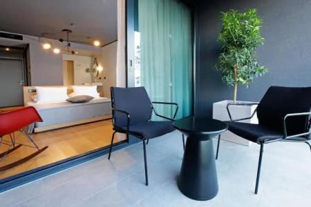 Lifestyle Vitar - Adults Only - 52