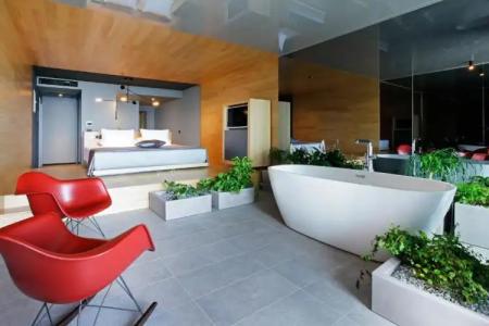 Lifestyle Vitar - Adults Only - 62