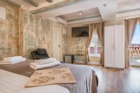 Plaza Marchi Old Town - Mag Quaint & Elegant Boutiques - 174