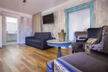 Plaza Marchi Old Town - Mag Quaint & Elegant Boutiques - 64