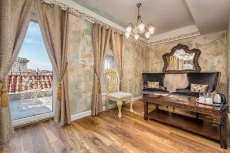 Plaza Marchi Old Town - Mag Quaint & Elegant Boutiques - 114