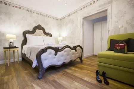 Plaza Marchi Old Town - Mag Quaint & Elegant Boutiques - 66